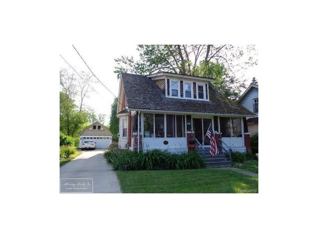 66 Rathbone St
