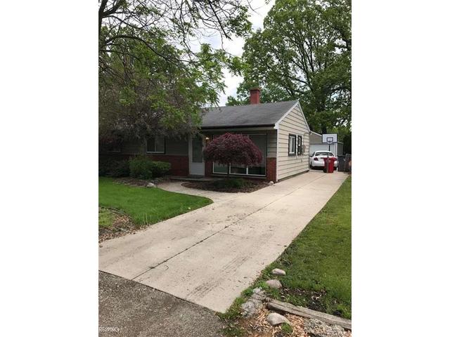 66 Rathbone St