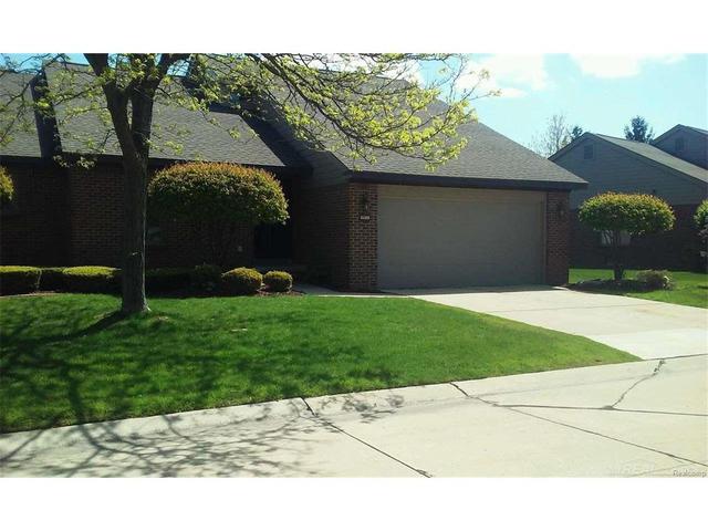 45800 Meadows Cir W