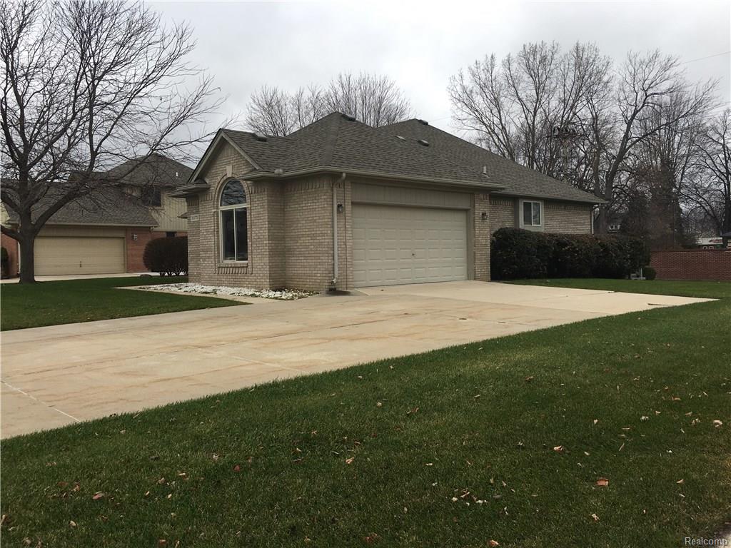 31175 English Oaks