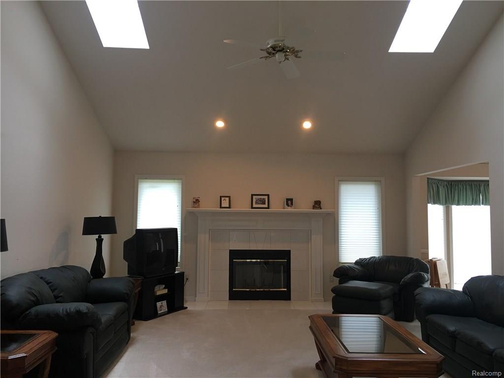31175 English Oaks