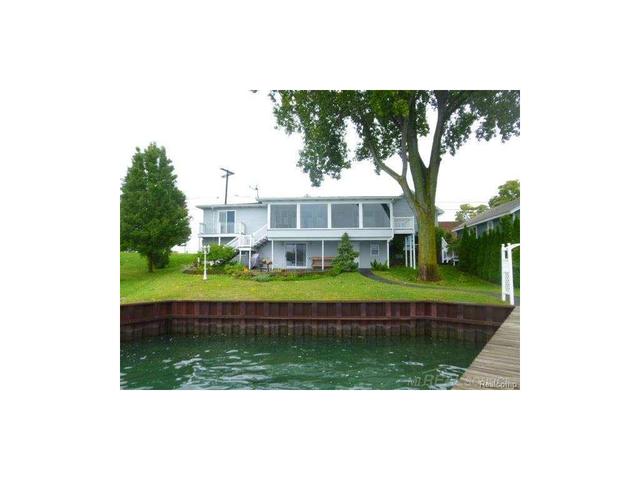 4176 Pine Lk