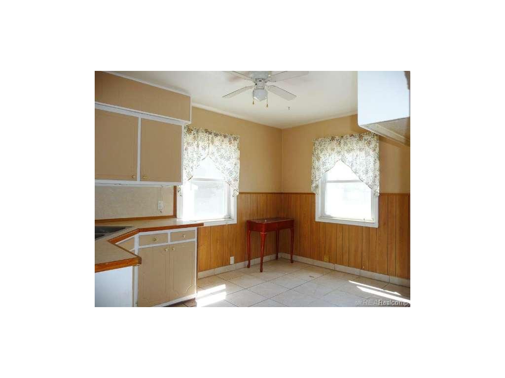 For Sold: 25890 Groveland Roseville, MI 48066