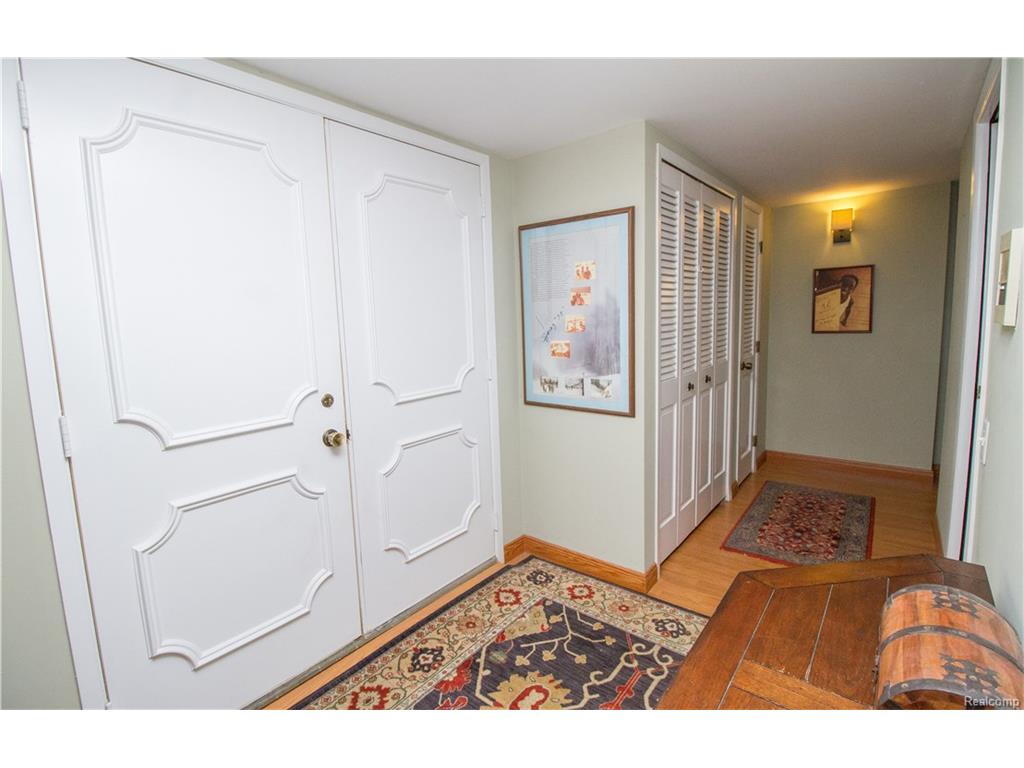 3415 Benjamin Ave #111