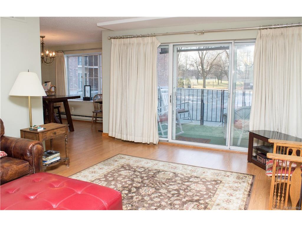 3415 Benjamin Ave #111