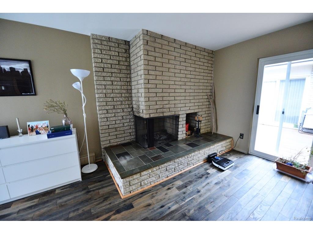 544 E Southlawn
