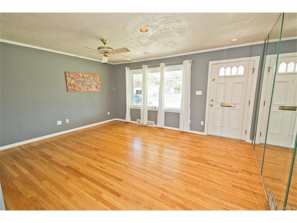 512 Midland Blvd #11
