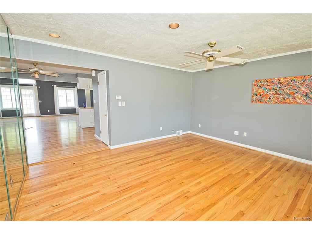 512 Midland Blvd #11