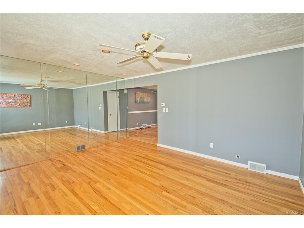 512 Midland Blvd #11