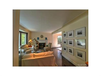 For Sale: 1631 Roseland Royal Oak, MI 48073