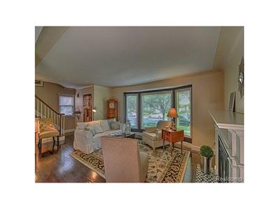 For Sale: 1631 Roseland Royal Oak, MI 48073