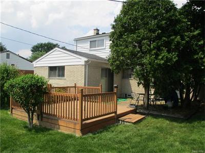For Sale: 16049 Stratford Southfield, MI 48075