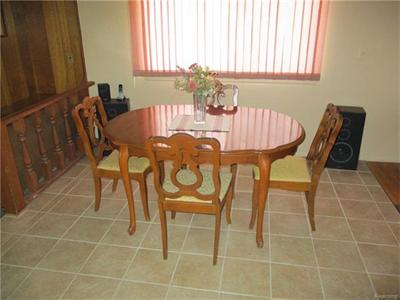For Sale: 16049 Stratford Southfield, MI 48075