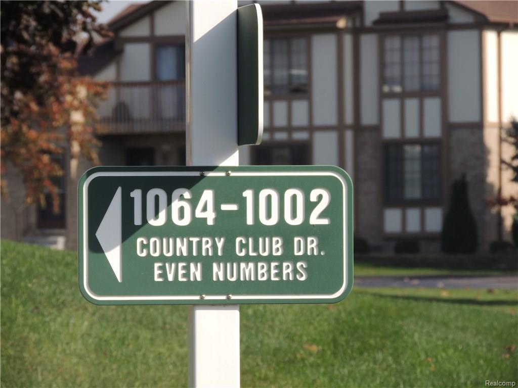 1007 Country Clb