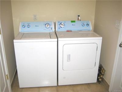 6935 Venus Troy, MI 48085