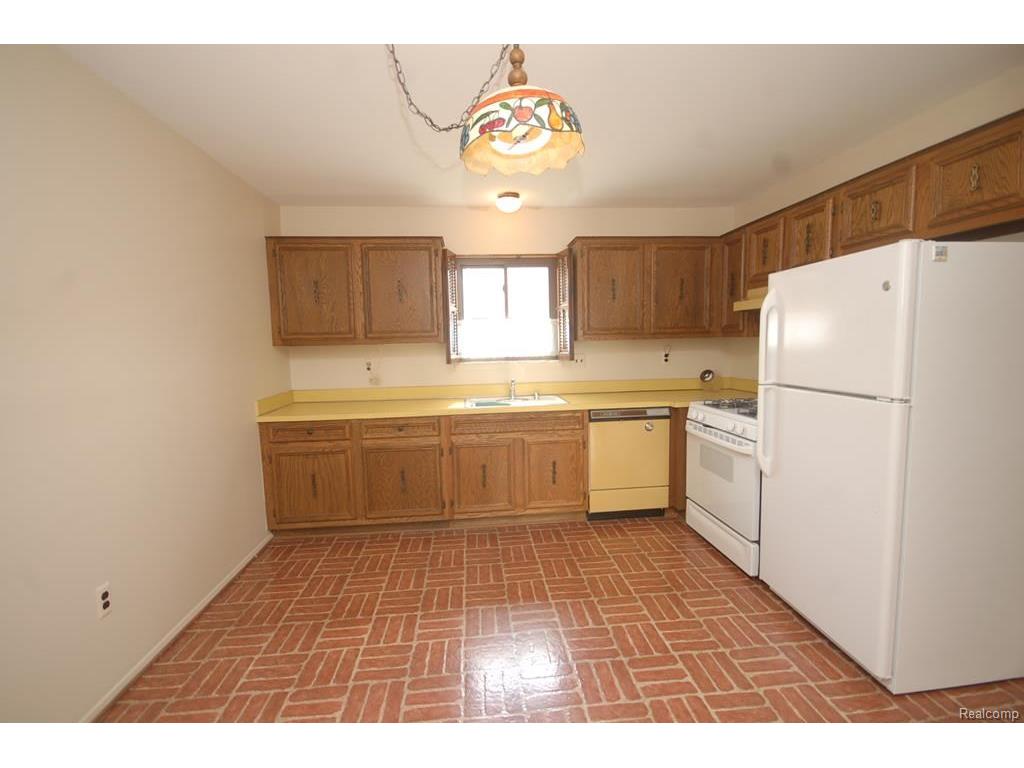 15897 Chestnut