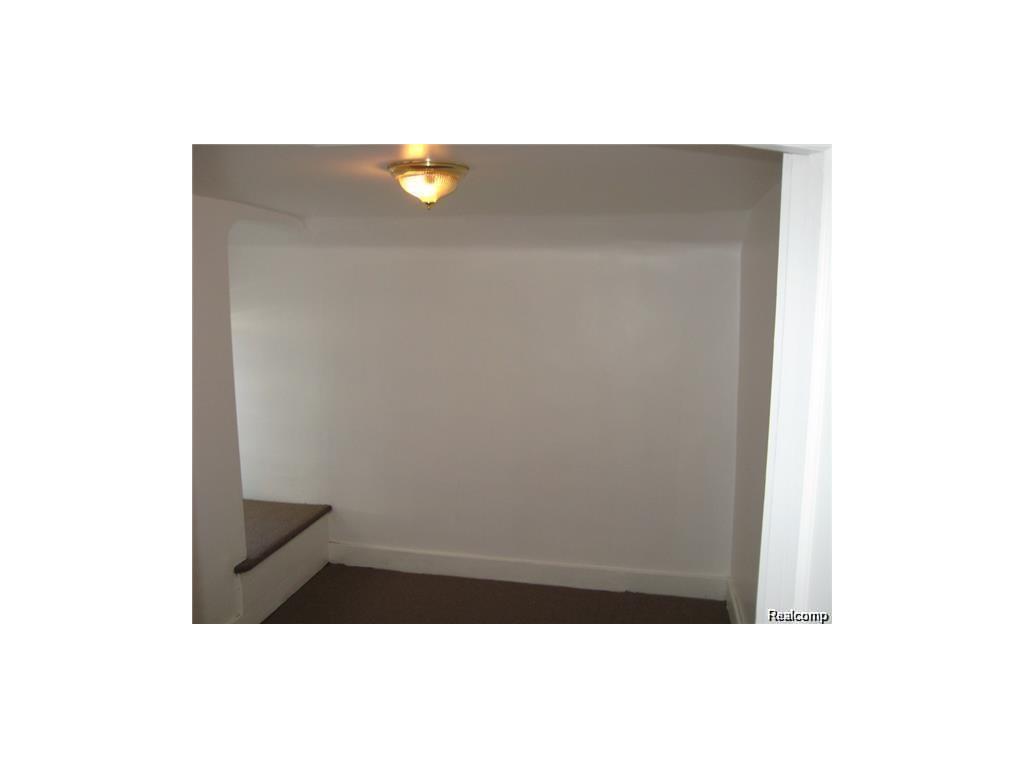 For Sale: 7624 Jackson Ave Warren, MI 48091