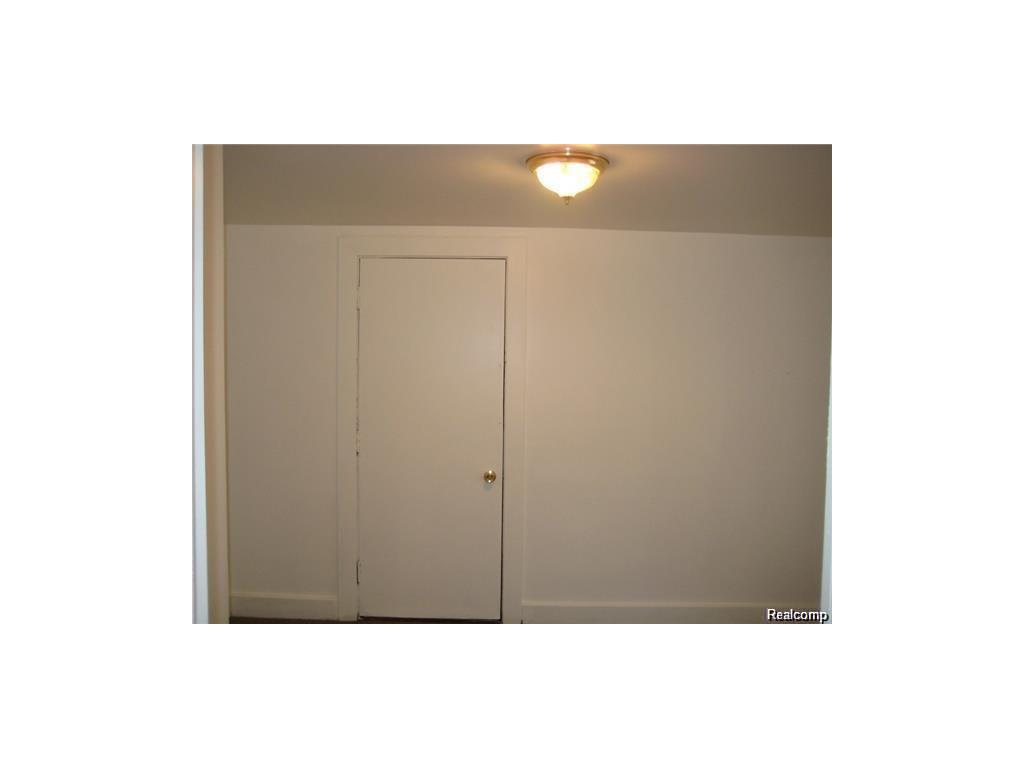 For Sale: 7624 Jackson Ave Warren, MI 48091