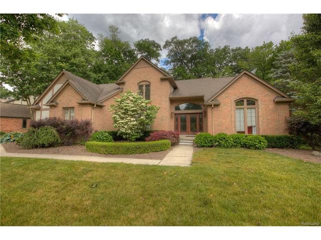 1285 Falcon Dr