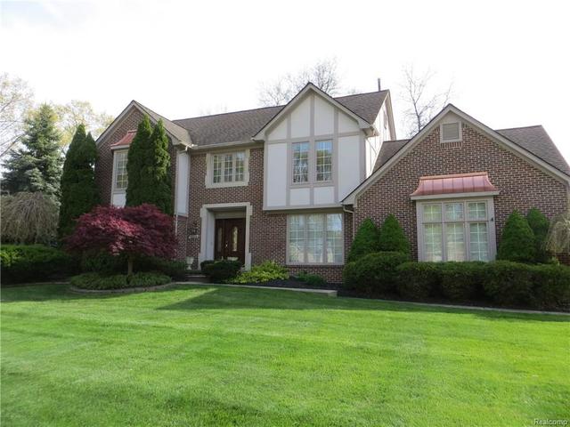 1285 Falcon Dr