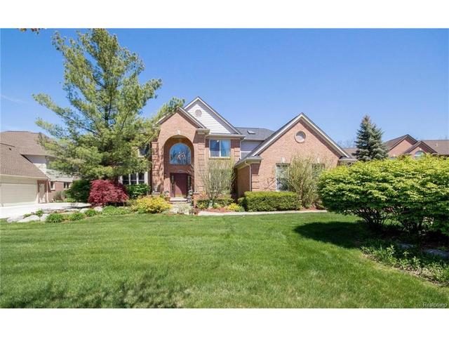 1285 Falcon Dr