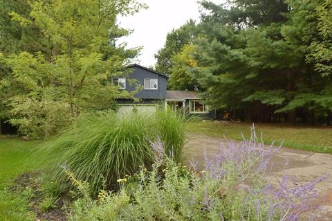 5272 W Liberty Rd