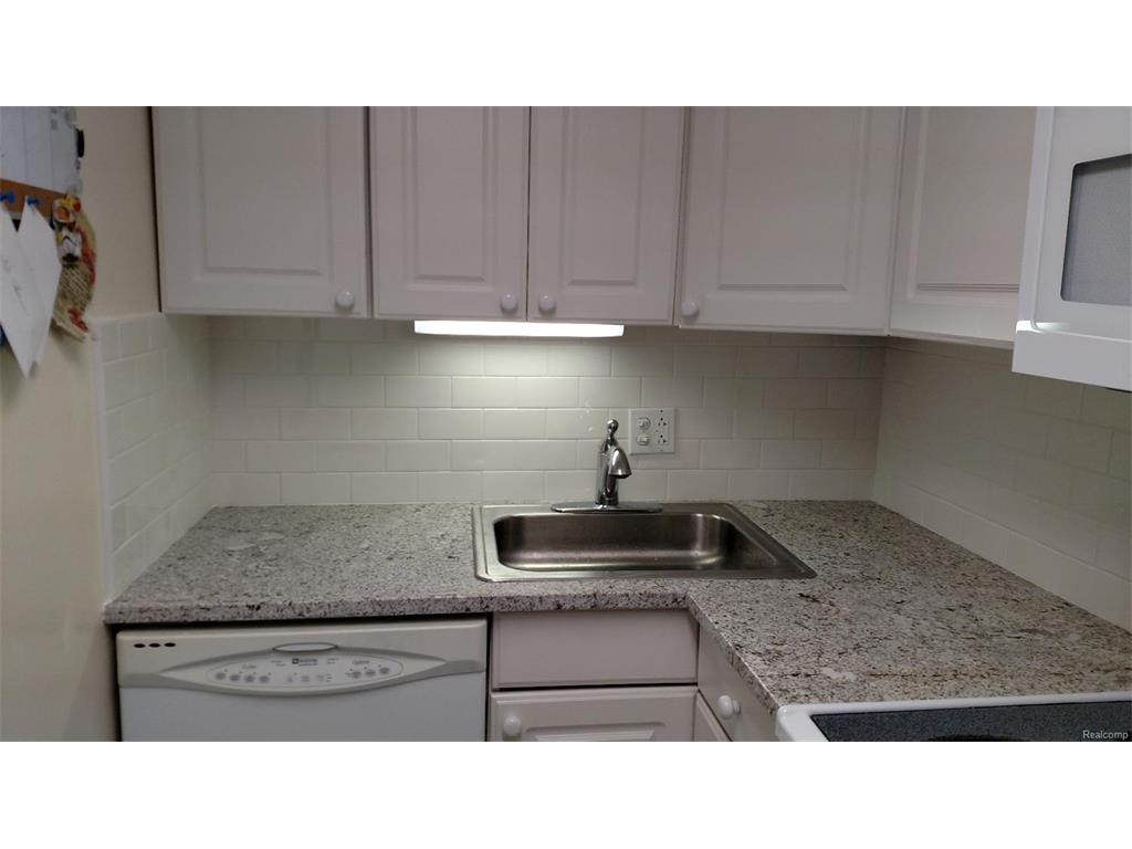 1954 Oakleigh Pl