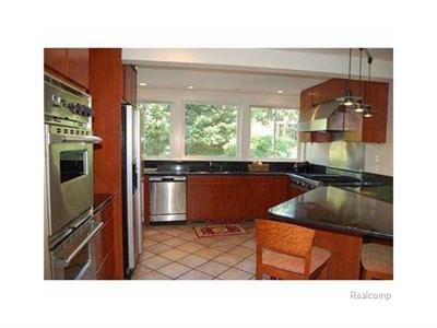 For Sale: 2550 Devonshire Ann Arbor, MI 48104