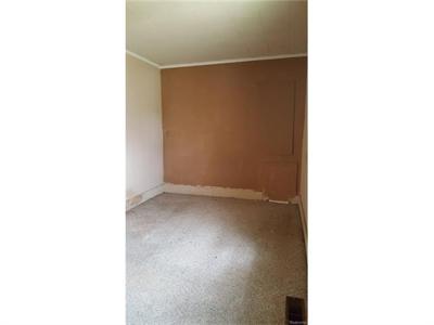 47827 W Huron River Dr