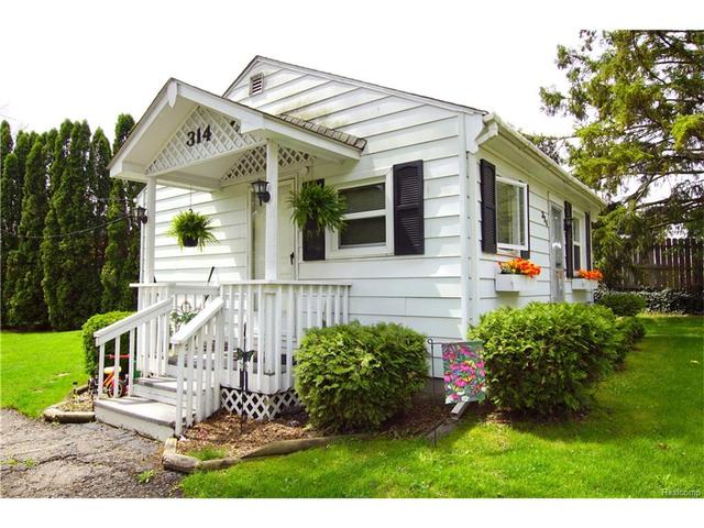 225 Brookwood Dr