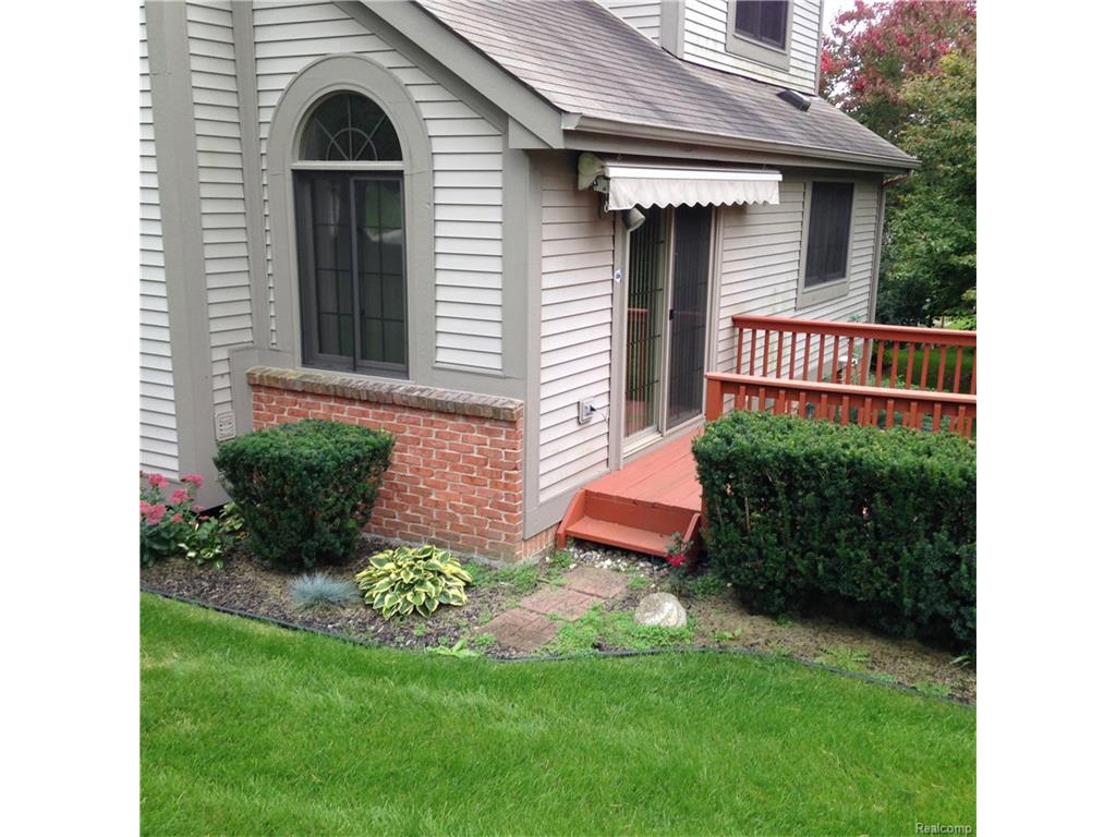 1000 Pinewood Ct #52