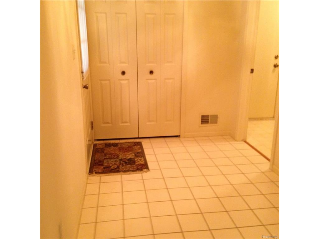 1000 Pinewood Ct #52