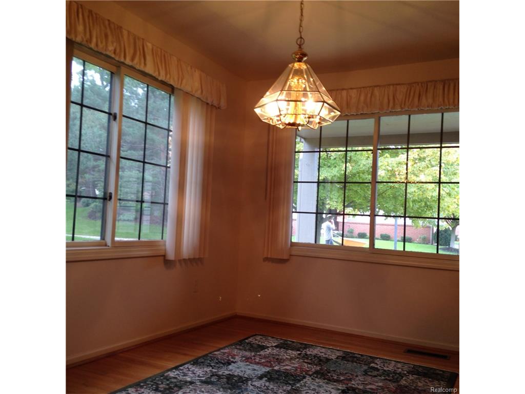 1000 Pinewood Ct #52