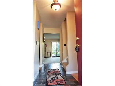 550 Foxboro Sq