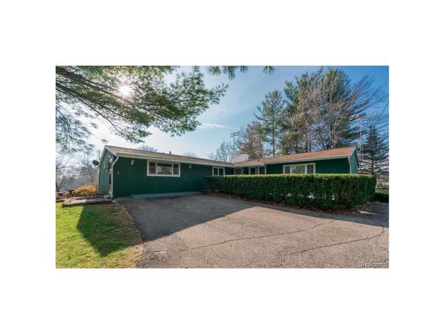 531 Fairways Ln