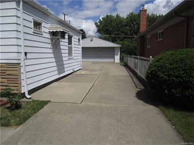 For Sale: 4419 Mckinley Dearborn Heights, MI 48125