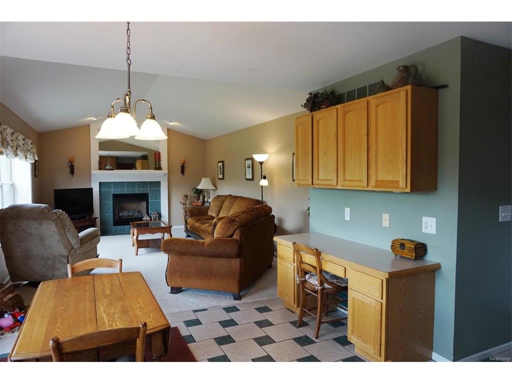 9817 Oxford Ct Dexter, MI 48130