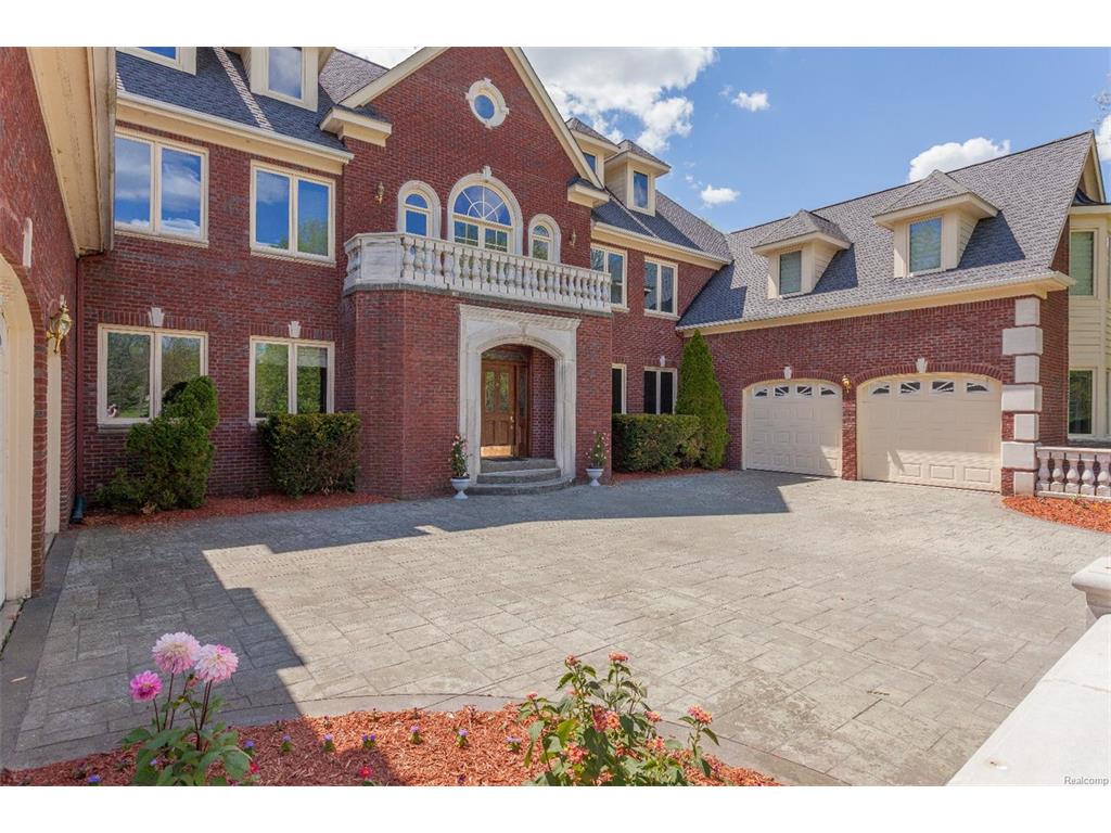 For Sale: 7743 Huron River Dr Dexter, MI 48130