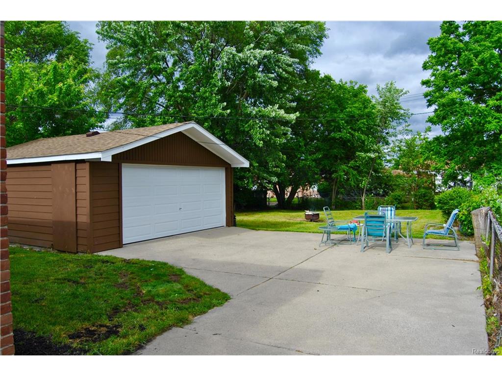 For Sale: 118 Harrison St Garden City, MI 48135