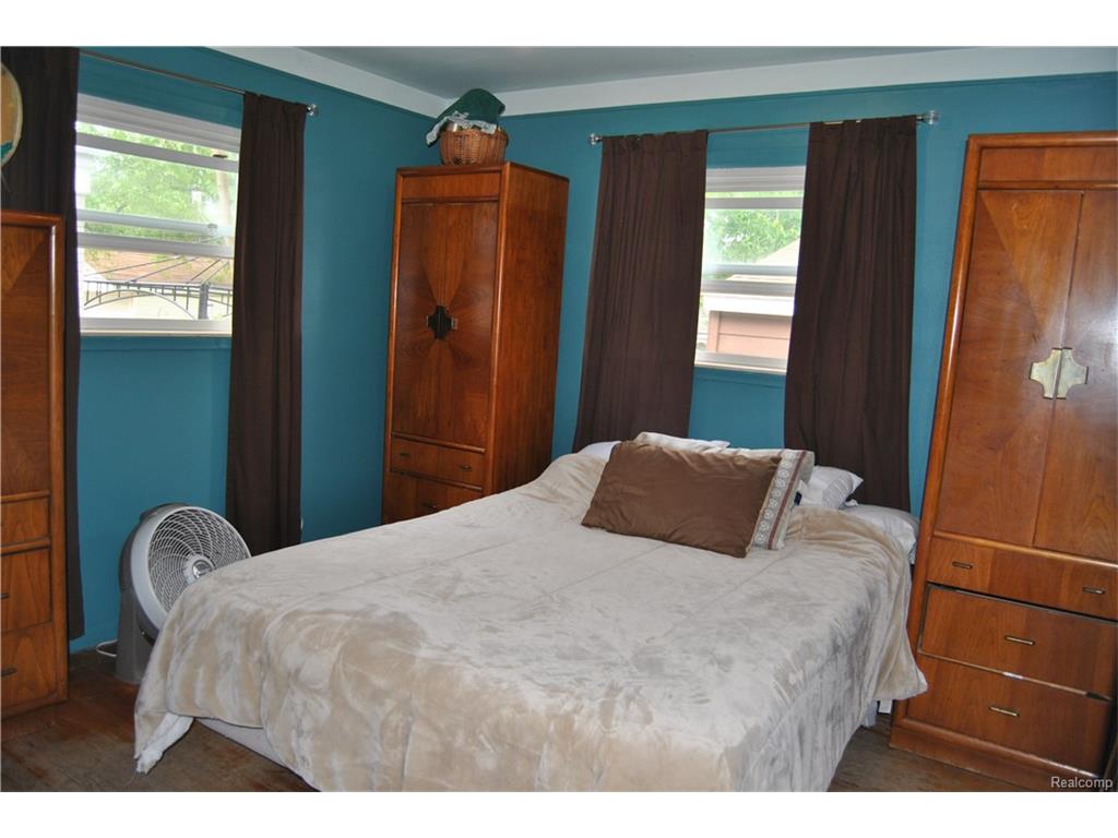 For Sale: 118 Harrison St Garden City, MI 48135