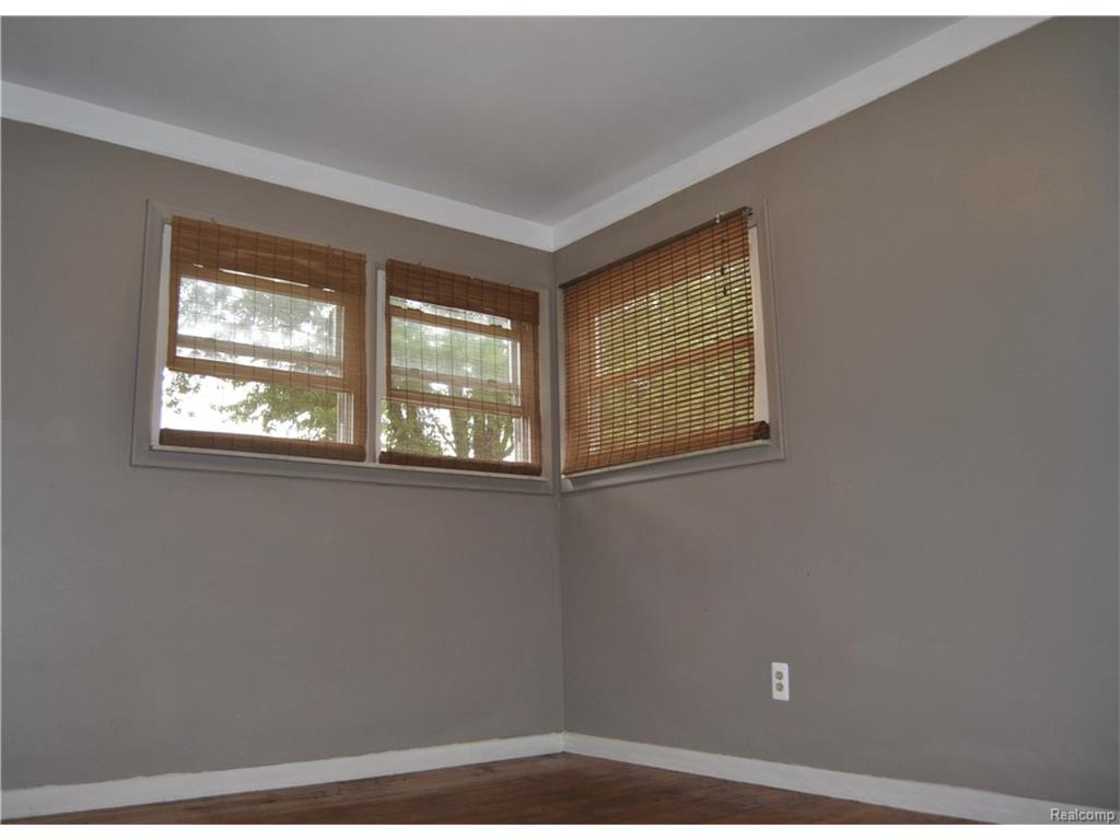 For Sale: 118 Harrison St Garden City, MI 48135