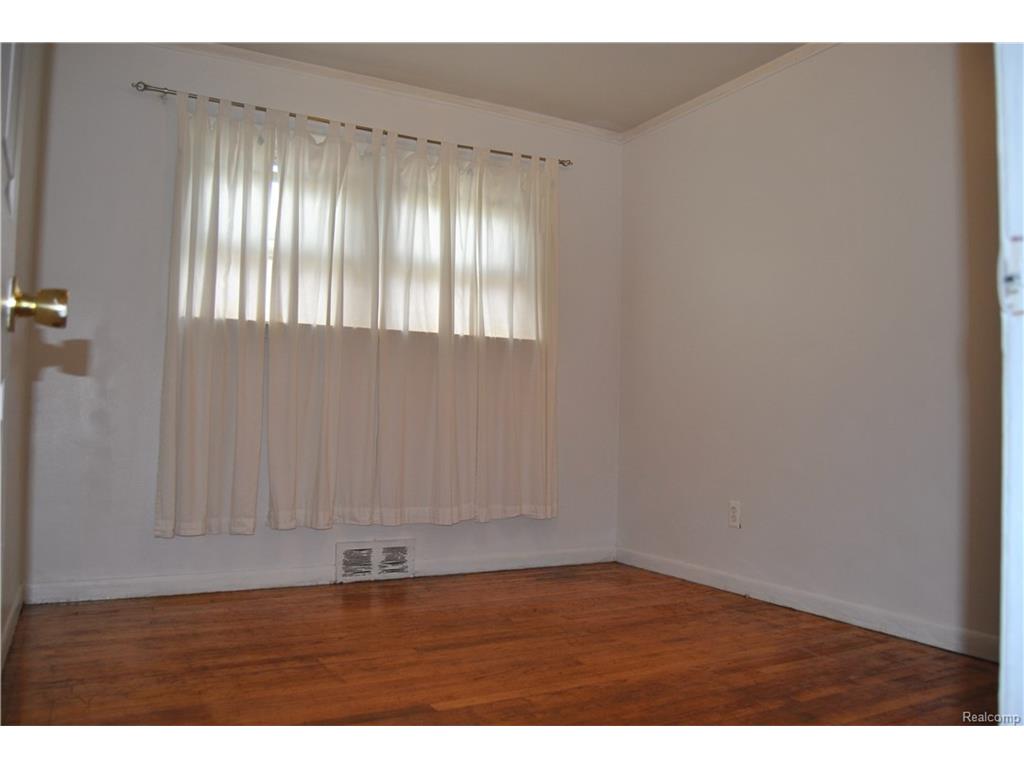 For Sale: 118 Harrison St Garden City, MI 48135