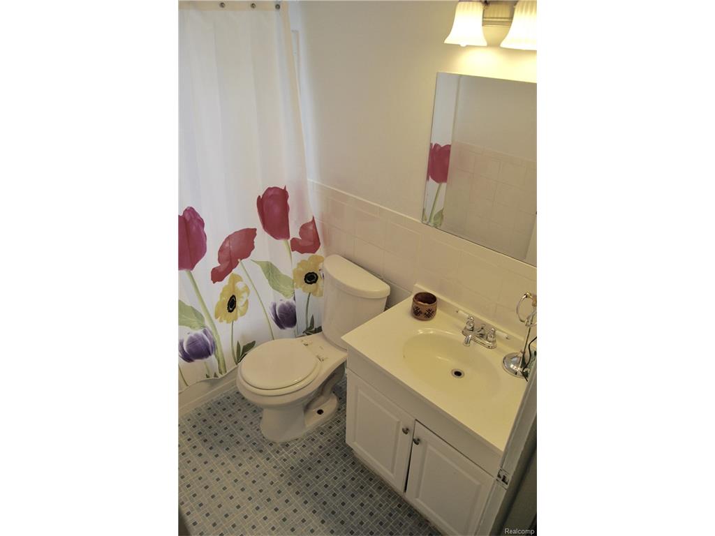 For Sale: 118 Harrison St Garden City, MI 48135