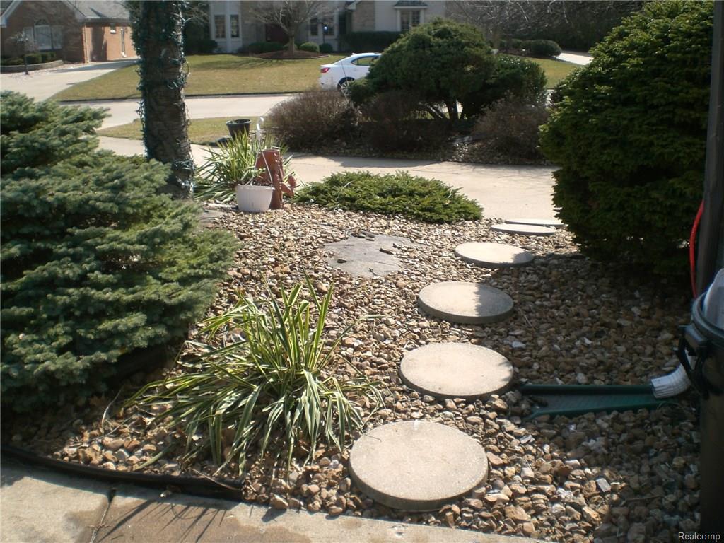 21804 Westcroft