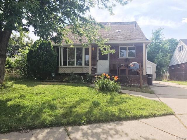 638 White Ave