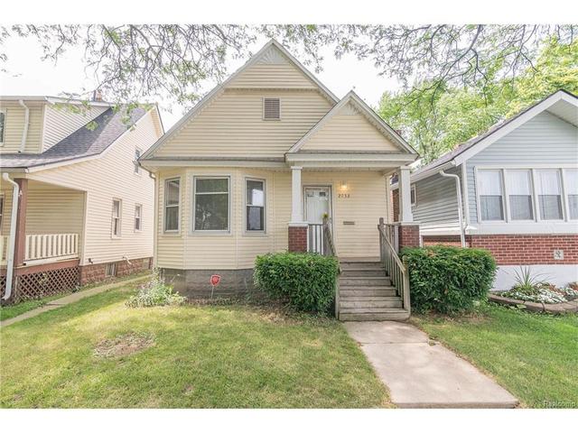 638 White Ave