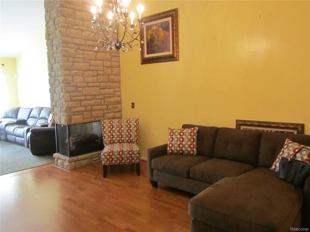 37505 Newburgh Park Cir