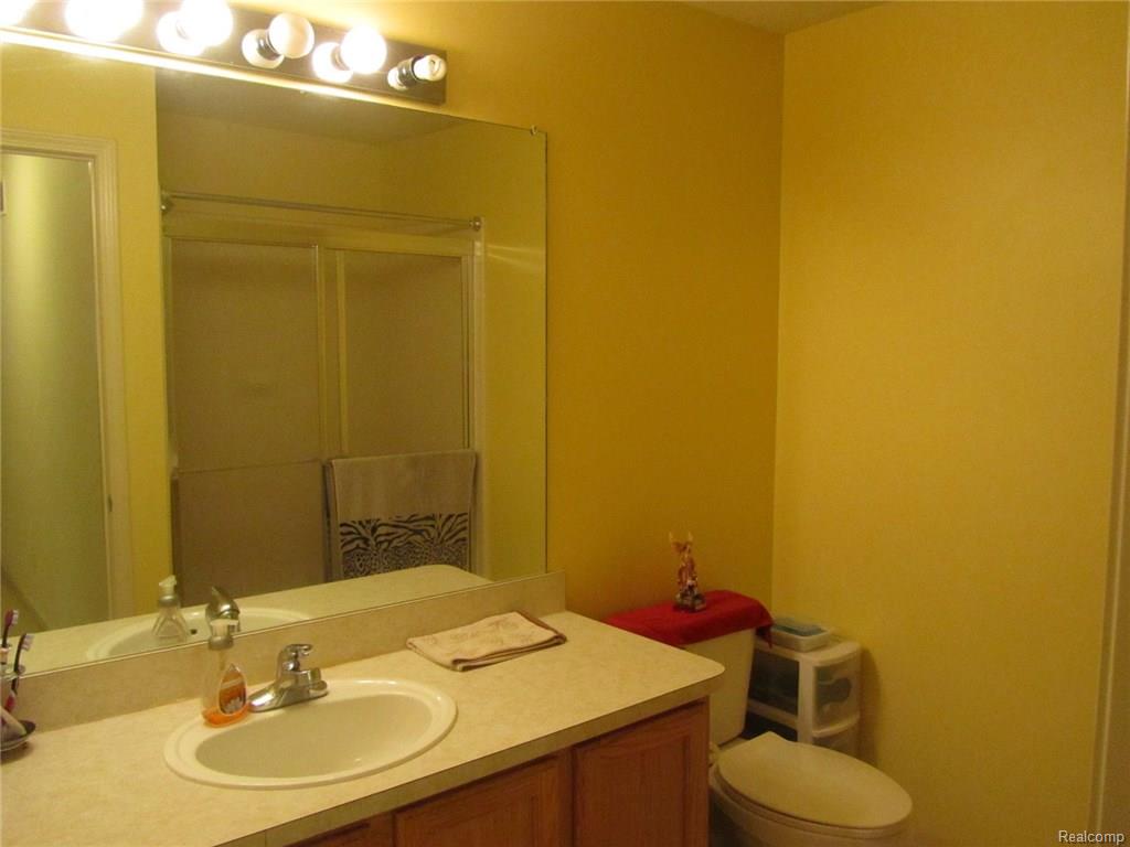 37505 Newburgh Park Cir