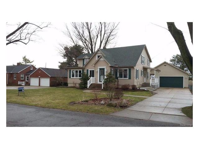 15465 Parkwood Dr
