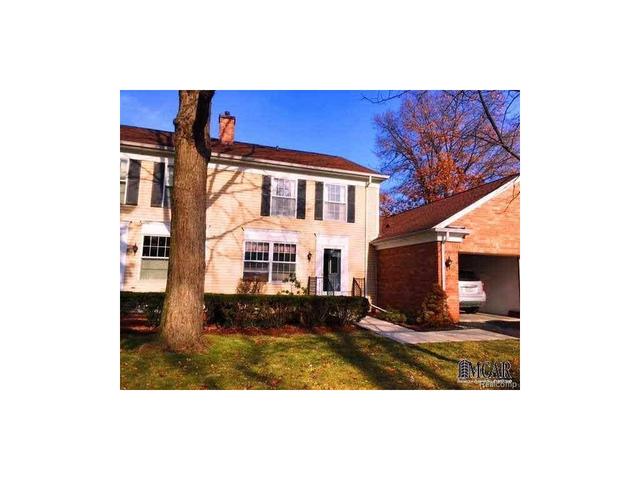 15465 Parkwood Dr